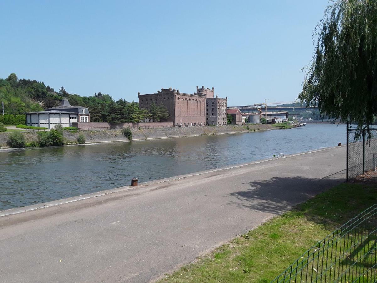 Le Jardin Du Bord De Meuse Bed & Breakfast Namur Exterior photo